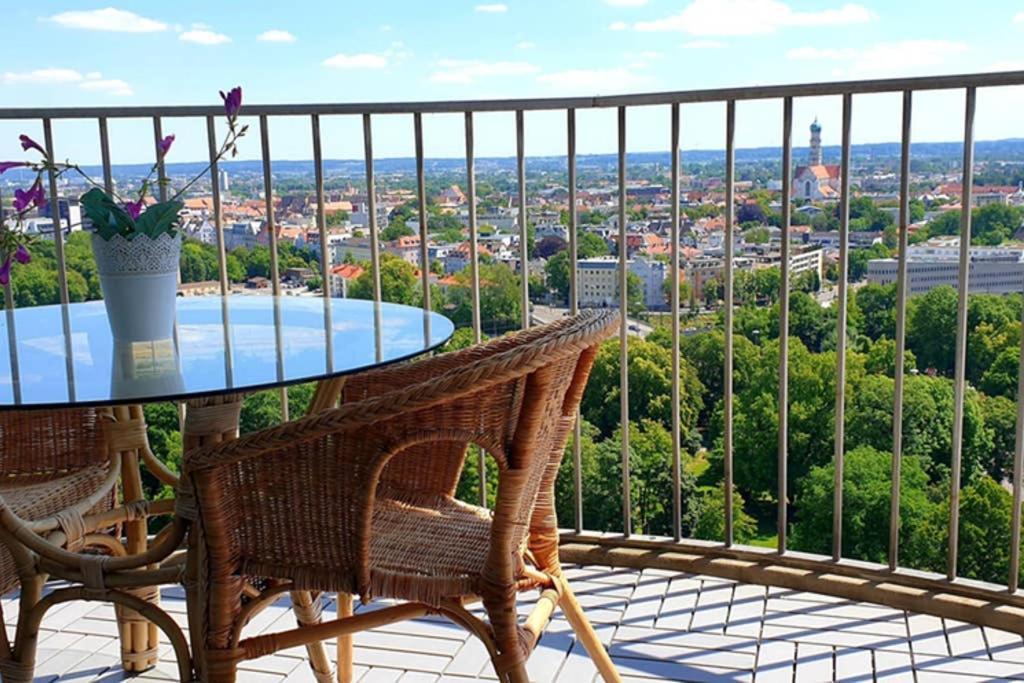 Suite-Xxi City View Hotelturm Аугсбург Екстериор снимка