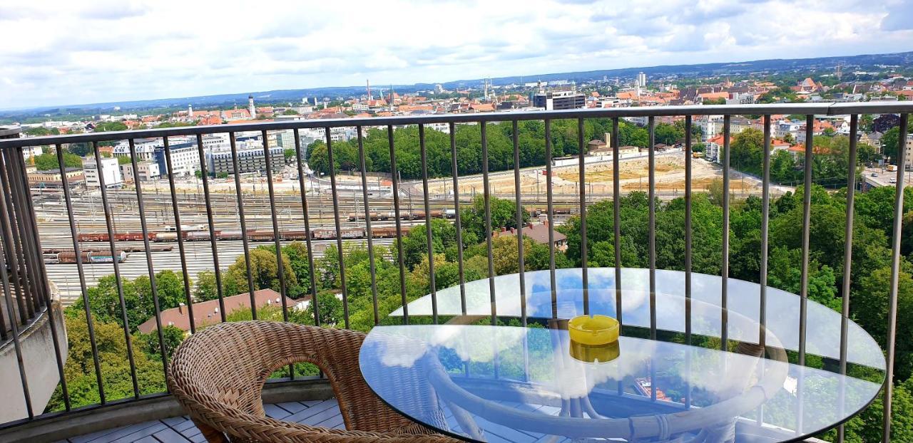 Suite-Xxi City View Hotelturm Аугсбург Екстериор снимка